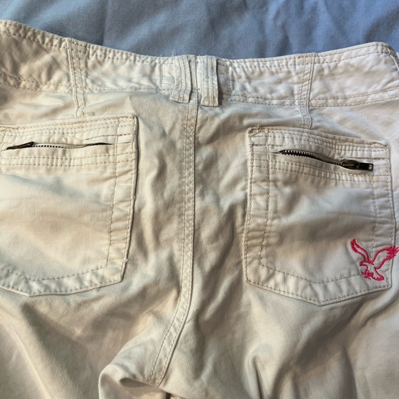 White long shorts with numerous pockets - Picture 4 of 5